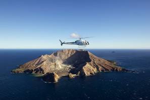 Описание: http://www.volcanicair.co.nz/PicsHotel/volcanicair07/Images/White%20Island%20image%2091.jpg